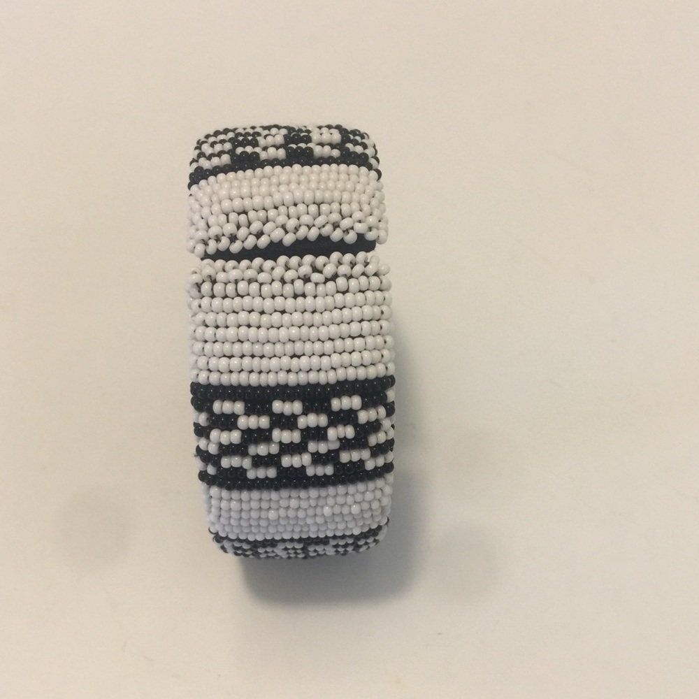 Bracelets - Picture 2 of 4